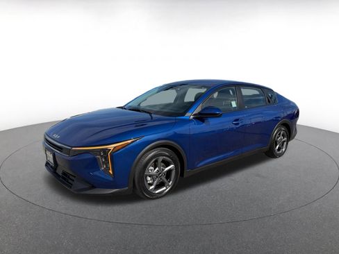 Used 2025 Kia K4 LXS image 4