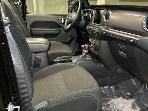 Used 2023 Jeep Wrangler Unlimited Rubicon 4xe w/ Steel Bumper Group AWD/4WD image 9