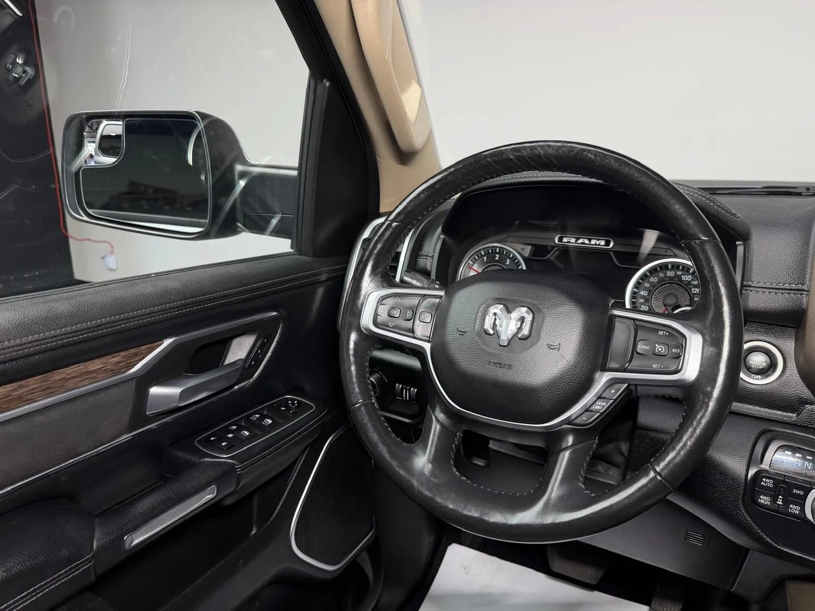 Used 2020 RAM 1500 Laramie AWD/4WD image 21