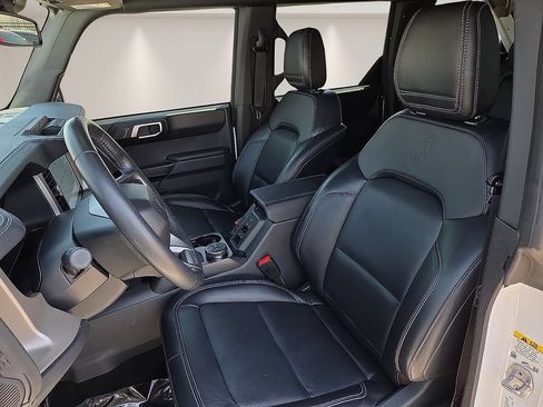 Used 2025 Ford Bronco Outer Banks AWD/4WD image 13