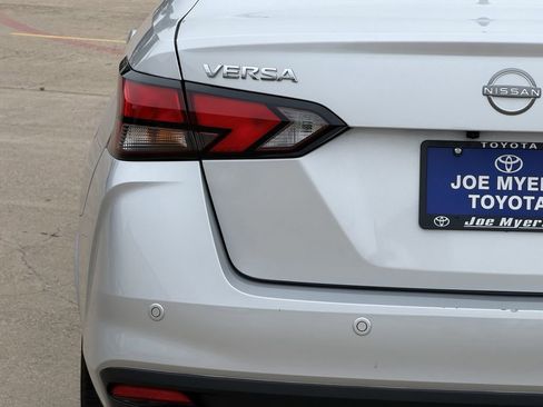Used 2025 Nissan Versa SV FWD image 10