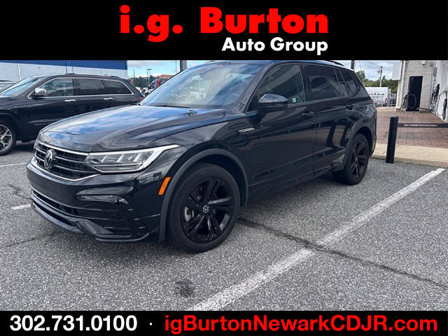 Used 2023 Volkswagen Tiguan SE R-Line FWD image 1