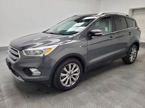 Used 2017 Ford Escape Titanium image 2