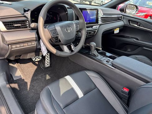 New 2025 Toyota Camry SE image 9