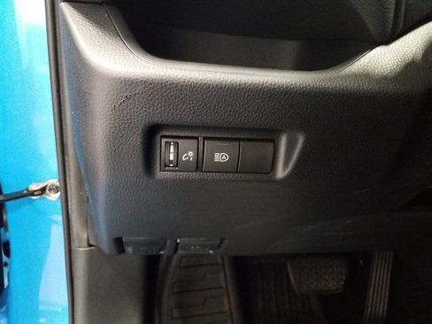 Used 2019 Toyota RAV4 LE w/ Carpet Mat Package AWD/4WD image 11
