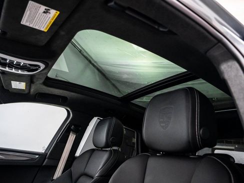 New 2026 Porsche Macan GTS image 32