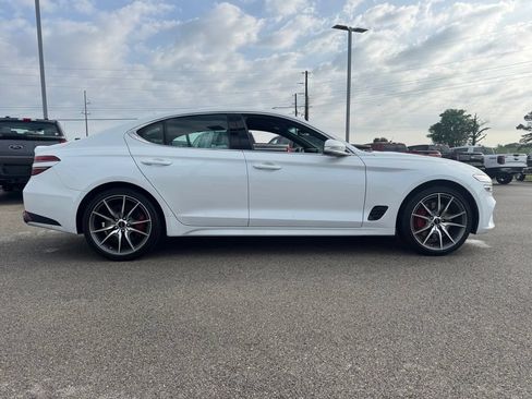 Used 2025 Genesis G70 2.5T RWD image 7
