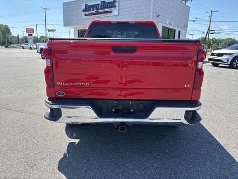 Used 2022 Chevrolet Silverado 1500 LT AWD/4WD image 7