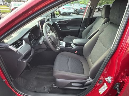Used 2025 Toyota RAV4 LE AWD/4WD image 23
