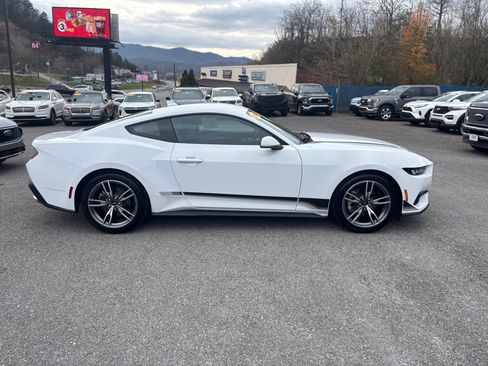 Used 2024 Ford Mustang EcoBoost Coupe image 4