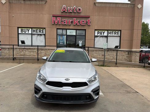 Used 2019 Kia Forte LXS FWD image 2