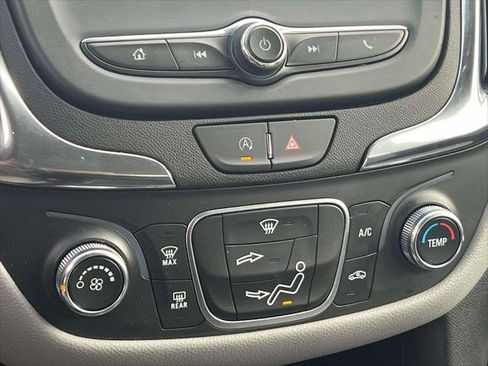 Used 2024 Chevrolet Equinox LS image 31