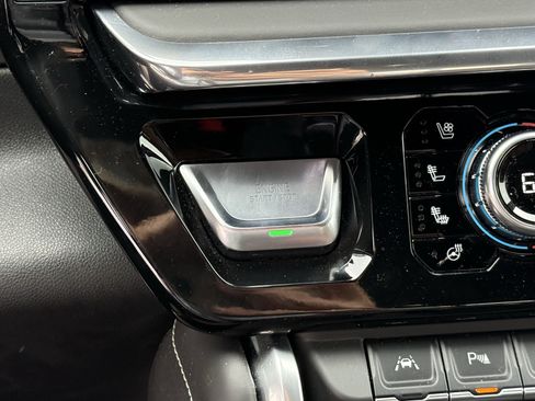 Used 2024 GMC Sierra 1500 Denali Ultimate image 24