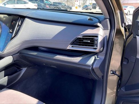 Used 2025 Subaru Outback Onyx Edition image 19