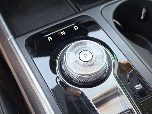 Used 2025 Kia Carnival SX FWD image 36