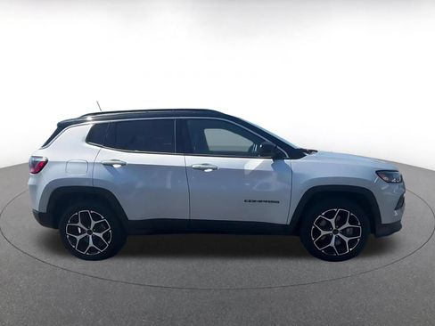 Used 2025 Jeep Compass Limited AWD/4WD image 16