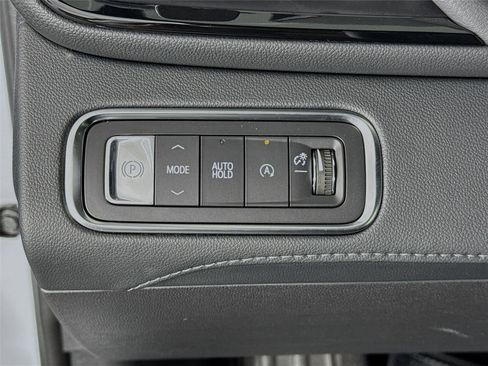 New 2026 Buick Enclave Avenir FWD image 10