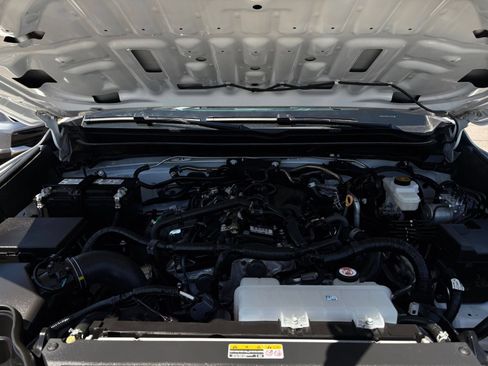 Used 2025 Toyota Tacoma TRD Off-Road AWD/4WD image 32