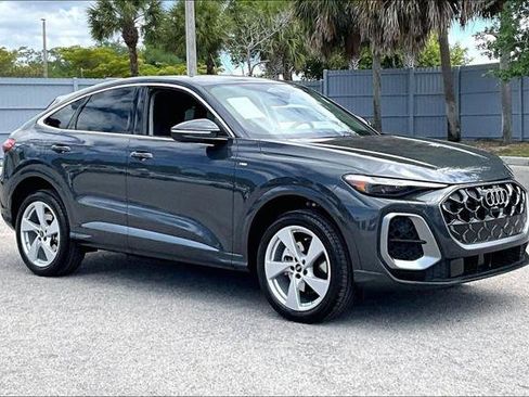 Certified 2025 Audi Q5 Premium Plus AWD/4WD image 2