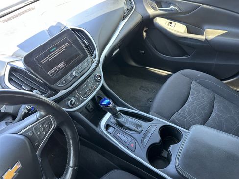 Used 2018 Chevrolet Volt LT w/ Comfort Package FWD image 29