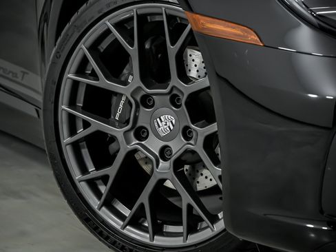 Used 2024 Porsche 911 Carrera T image 4