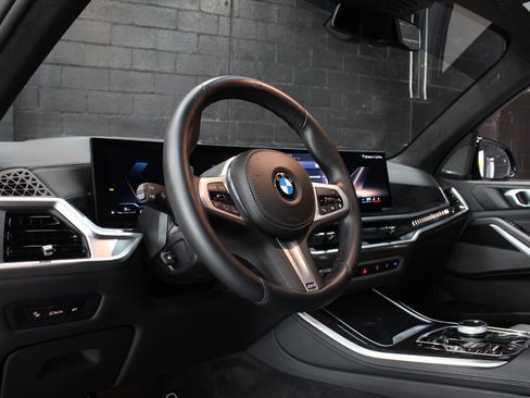 Used 2025 BMW X5 xDrive40i w/ Executive Package AWD/4WD image 32
