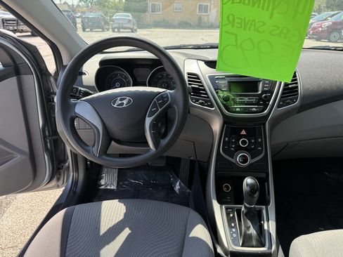 Used 2016 Hyundai Elantra SE image 13