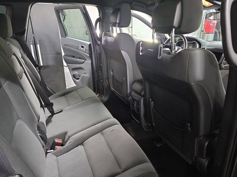 Used 2019 Jeep Grand Cherokee Laredo AWD/4WD image 10