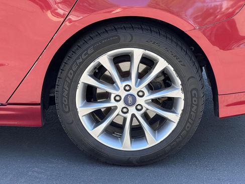 Used 2017 Ford Fusion SE FWD image 14