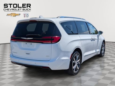 Used 2021 Chrysler Pacifica Pinnacle AWD/4WD image 5