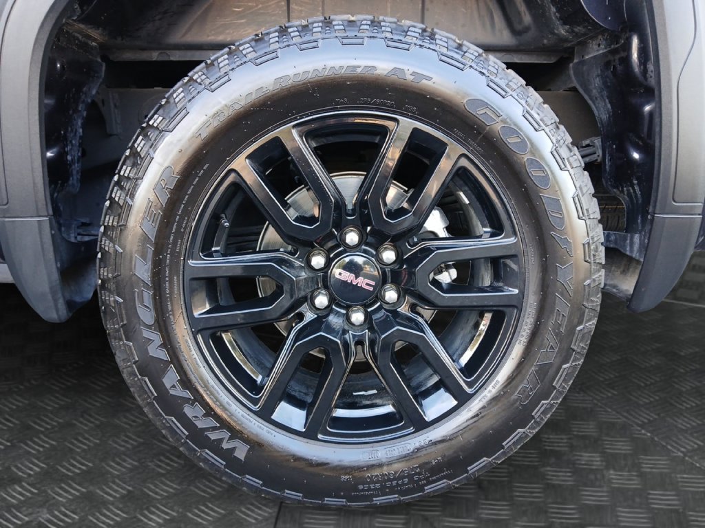 Used 2026 GMC Sierra 1500 Elevation w/ Elevation Select Package AWD/4WD image 22