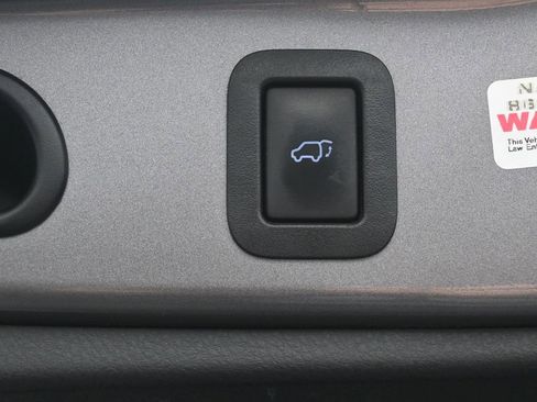 Used 2016 Toyota Highlander XLE image 27