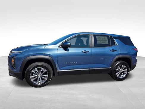 New 2026 Chevrolet Equinox LT image 3