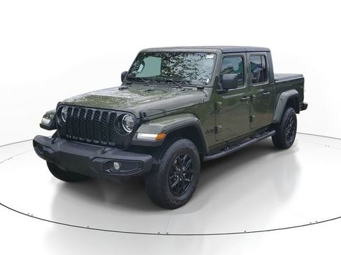 Used 2022 Jeep Gladiator Sport AWD/4WD image 2