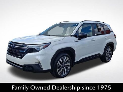 Used 2025 Subaru Forester Touring AWD/4WD image 3