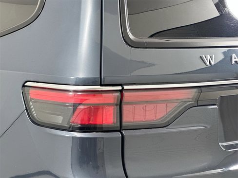 Used 2023 Jeep Wagoneer 2WD image 2