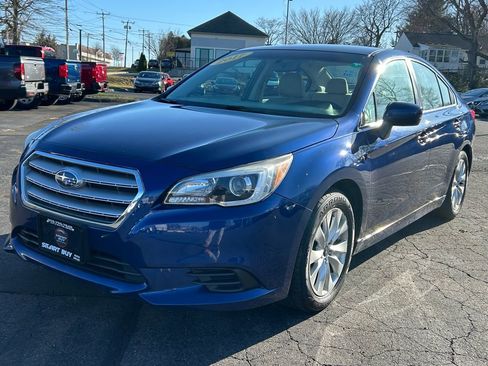 Used 2017 Subaru Legacy 2.5i Premium image 1