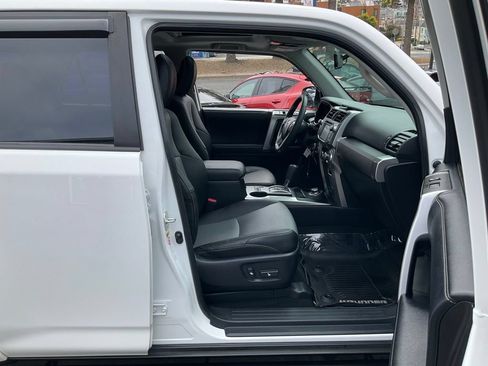 Used 2019 Toyota 4Runner SR5 Premium AWD/4WD image 60