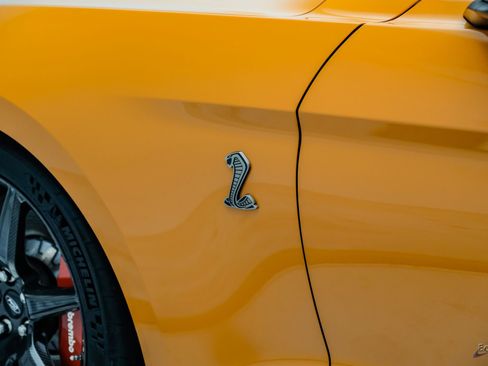 Used 2020 Ford Mustang Shelby GT500 w/ Carbon Fiber Track Pack RWD image 43
