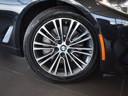 Used 2017 BMW 540i xDrive AWD/4WD image 2