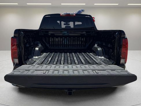 Used 2024 Chevrolet Colorado LT w/ LT Convenience Package III image 16