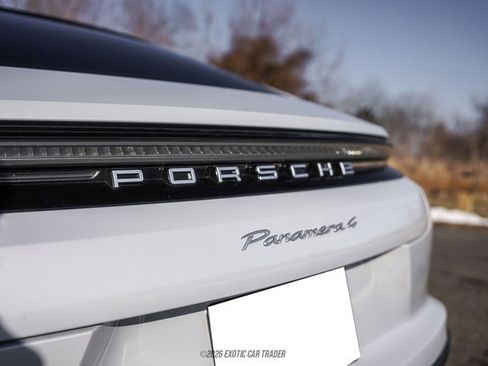 Used 2024 Porsche Panamera 4 w/ Premium Package image 43