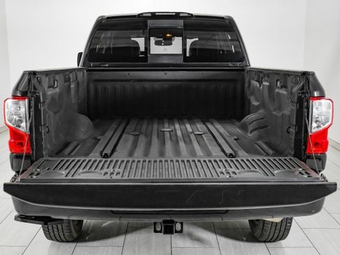 Used 2019 Nissan Titan SL w/ Midnight Edition image 47