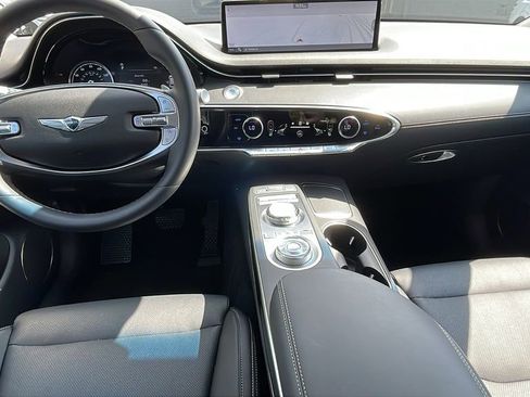 Used 2025 Genesis GV70 2.5T image 17