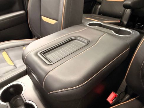 Used 2024 GMC Yukon AT4 w/ Technology Package image 37