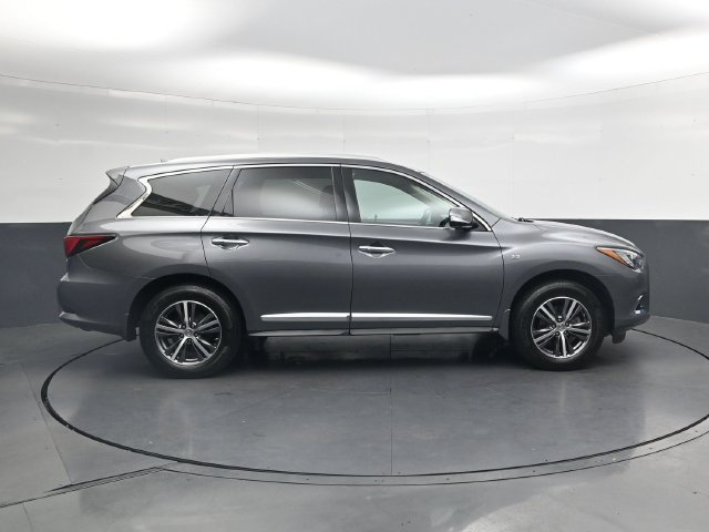 Used 2019 INFINITI QX60 Luxe w/ Essential Package AWD/4WD image 3
