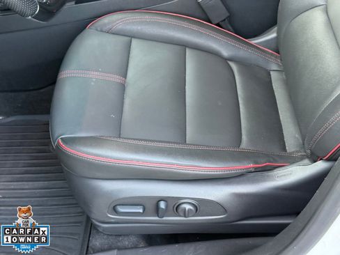 Used 2024 Chevrolet TrailBlazer RS AWD/4WD image 2