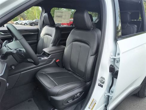 New 2025 Jeep Grand Cherokee L Limited w/ Luxury Tech Group II image 11