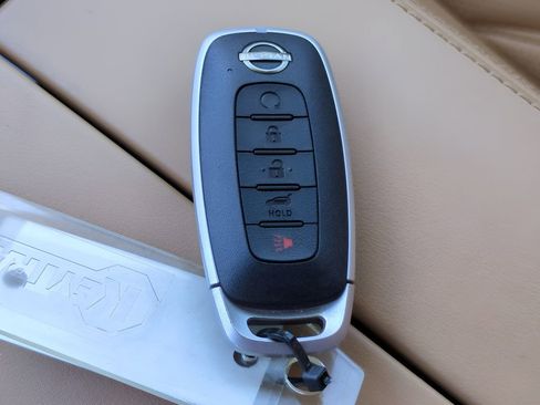 Used 2023 Nissan Rogue Platinum w/ Platinum Premium Package image 26