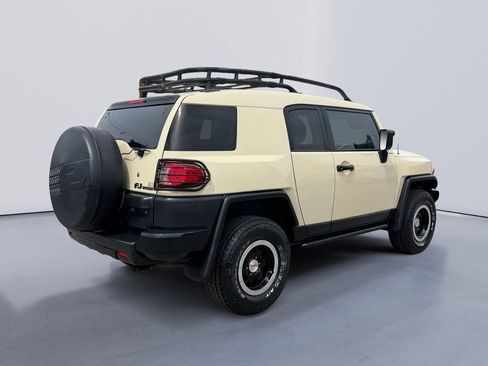 Used 2010 Toyota FJ Cruiser 4WD image 3